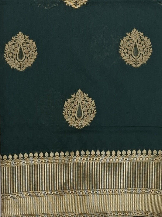 Anvaya – The Classic Emerald Poise