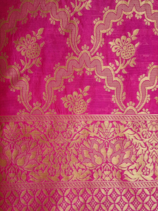 Aneira – The Featherlight Magenta Elegance