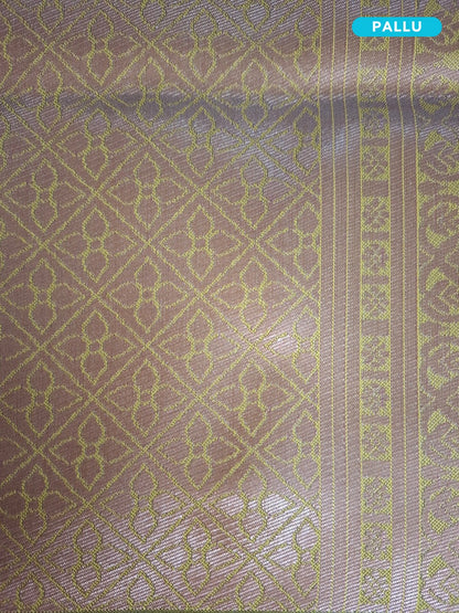 Saanvika – The Antique Gold Elegance