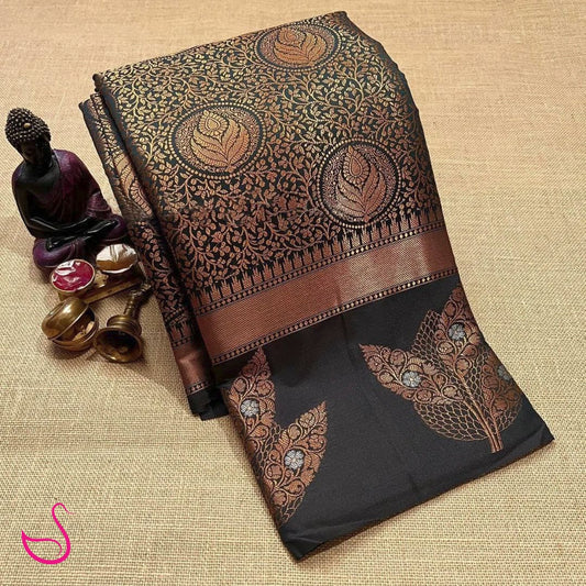 Kavira – The Midnight Copper Elegance