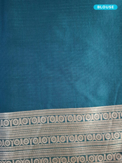 Raunika – The Emerald Elegance