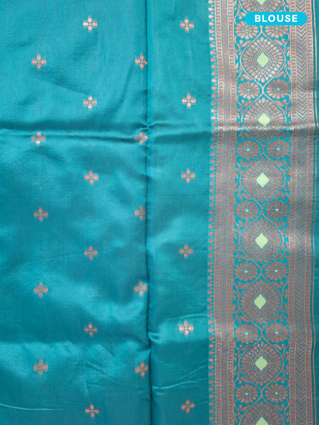 Charvika – The Golden Rose Poise