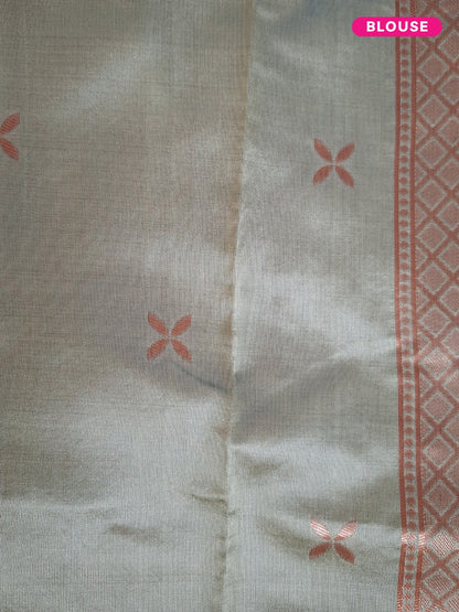 Aarvika – The Graceful Green Copper Drape