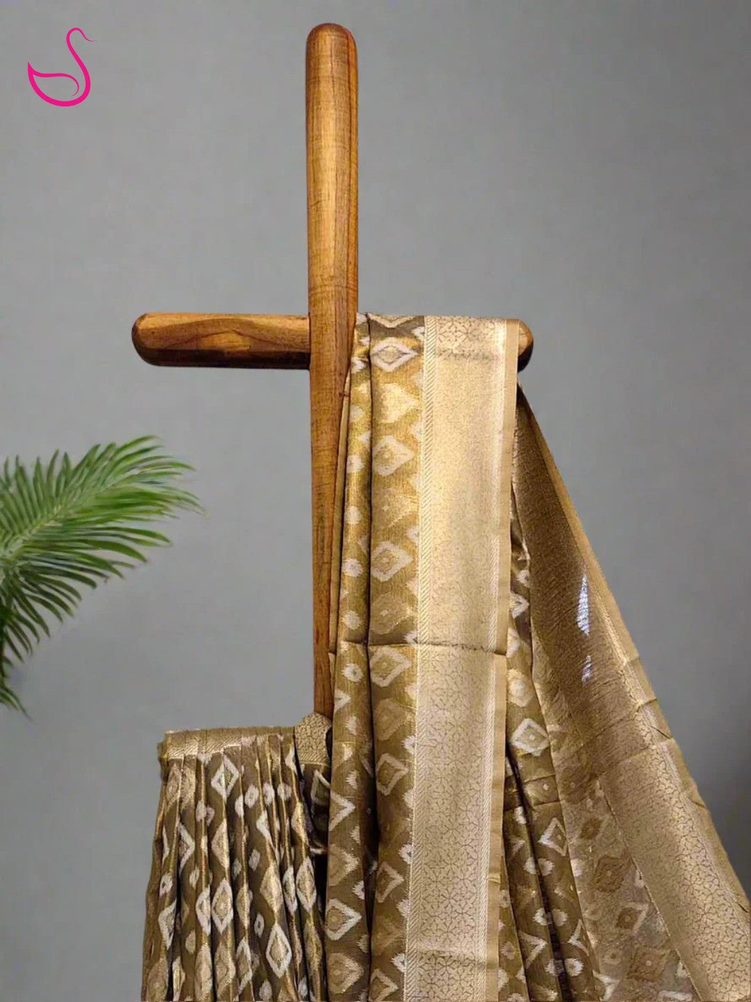 Iravika - The Antique Fern Elegance