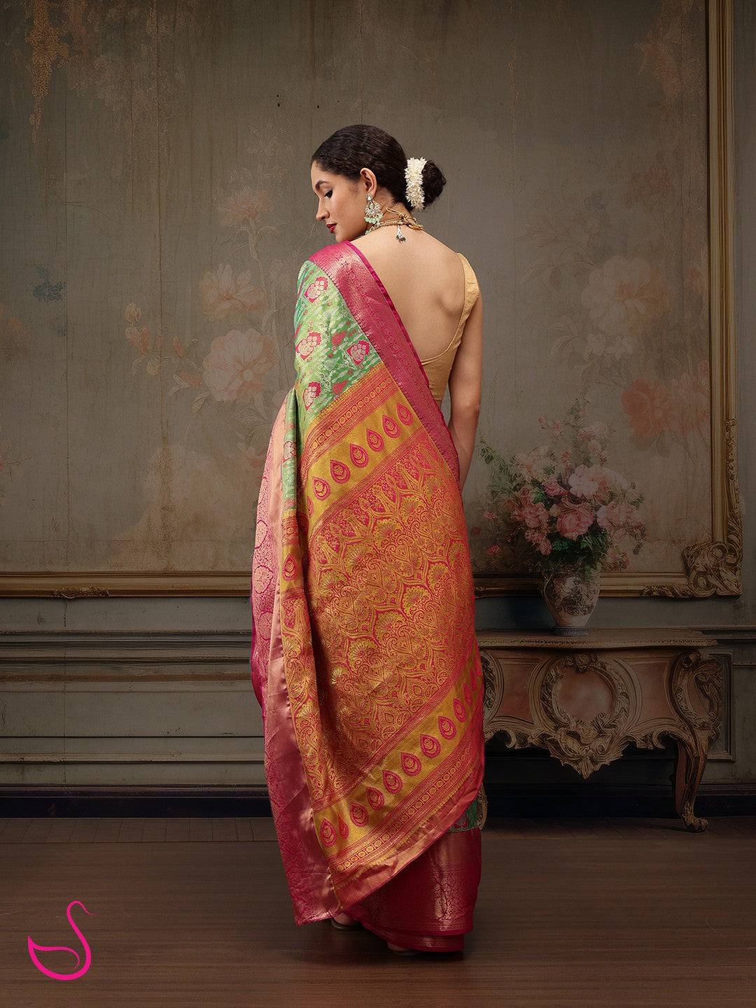 Lasirya – The Majestic Leafy Weave