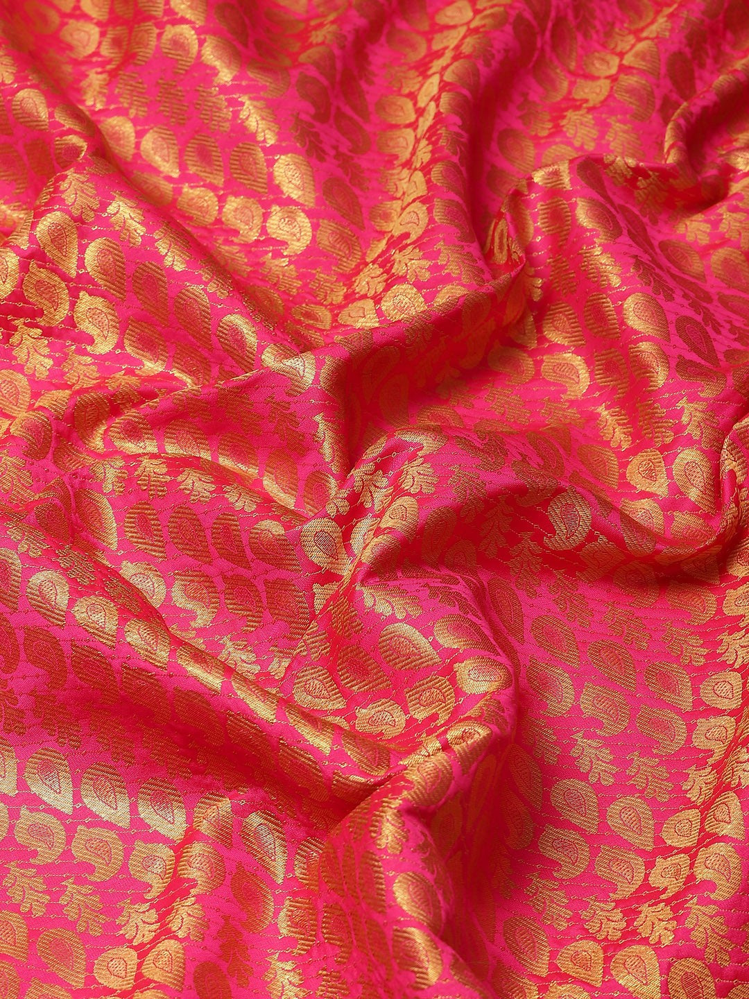 Vyanika – The Magenta Brocade Elegance
